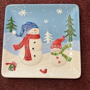 NICHOLAS Festive Snowman Plate with Red and Blue Highlights